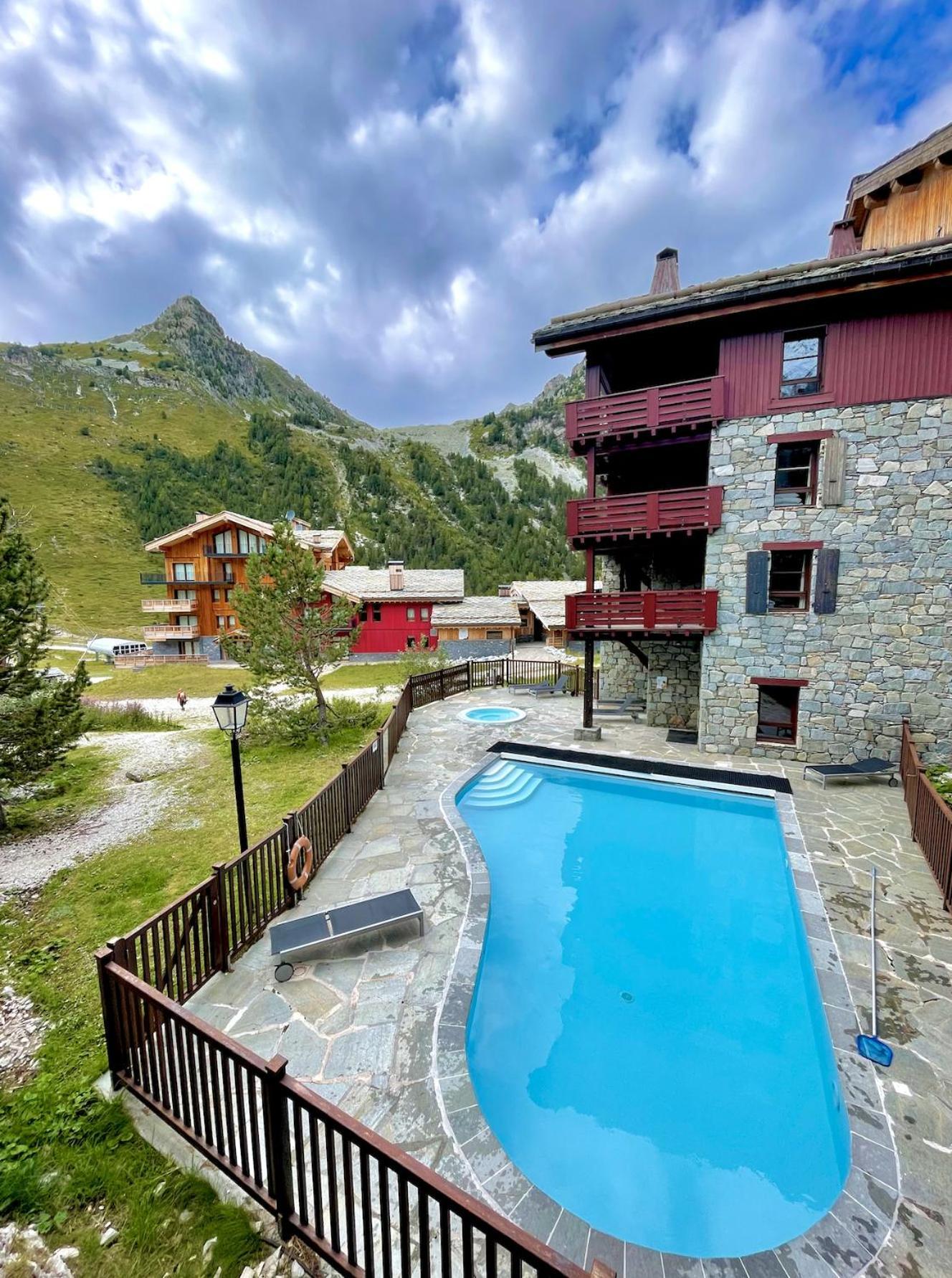 Arc 1950 - Appartement Moderne - Sauna Hammam Jacuzzi - 4 Personnes Les Arcs  外观 照片